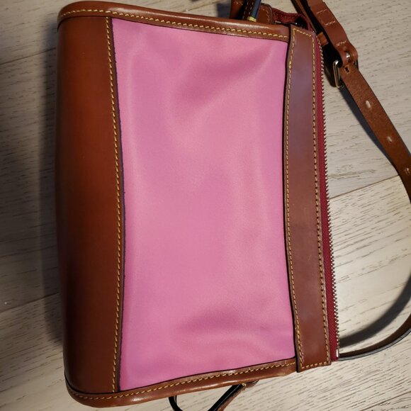 Dooney and Bourke hot pink cross body purse - Picture 3 of 4